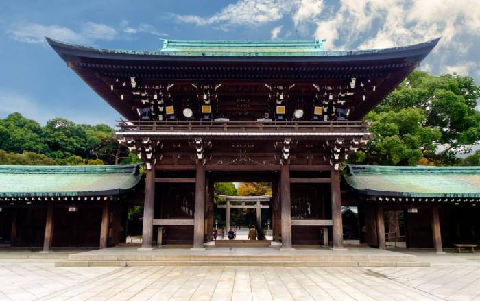 Địa điểm du lịch Tokyo: Đền thờ Thiên hoàng Minh Trị.
